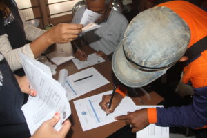 Pastikan Jajarannya Bersih Narkoba, Kesbanggpol Adakan Test Urine