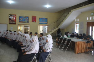 LDKS MTsN 10 KUNINGAN ISI PENGETAHUAN TENTANG BAHAYA NARKOBA