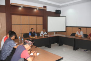 Pastikan Jajarannya Bersih Narkoba, Kesbanggpol Adakan Test Urine