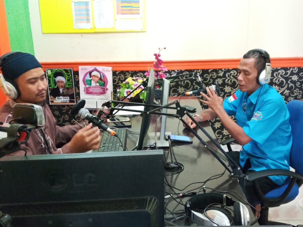 Radio-radio Menggemakan Pencegahan Corona dan Narkoba di Penjuru Kuningan Radio-radio Menggemakan Pencegahan Corona dan Narkoba di Penjuru Kuningan