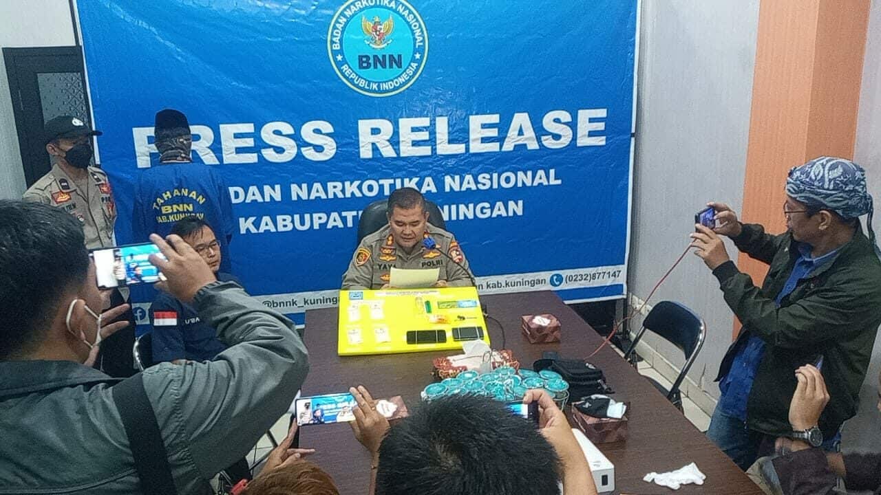 Jelang Hani, BNNK Kuningan Tangkap Bandar , 26,47 gram Sabu Disita