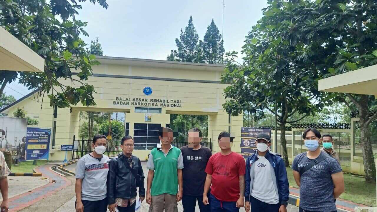 BNNK Kuningan Antar Penyalahguna Narkotika ke Balai Besar Rehabilitasi Lido Bogor