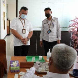 Deteksi Dini, 83 Pegawai KPP Pratama Kuningan di Tes Urine