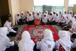 Siswa MTsN 2 Kuningan Lakukan Kunjungan Edukasi ke BNNK Kuningan