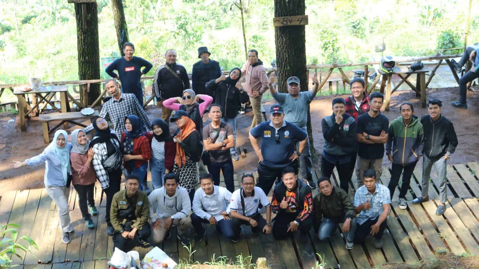 Talaga Surian Jadi Tempat BNNK Kuningan untuk Hiking Demi Jaga Kesehatan