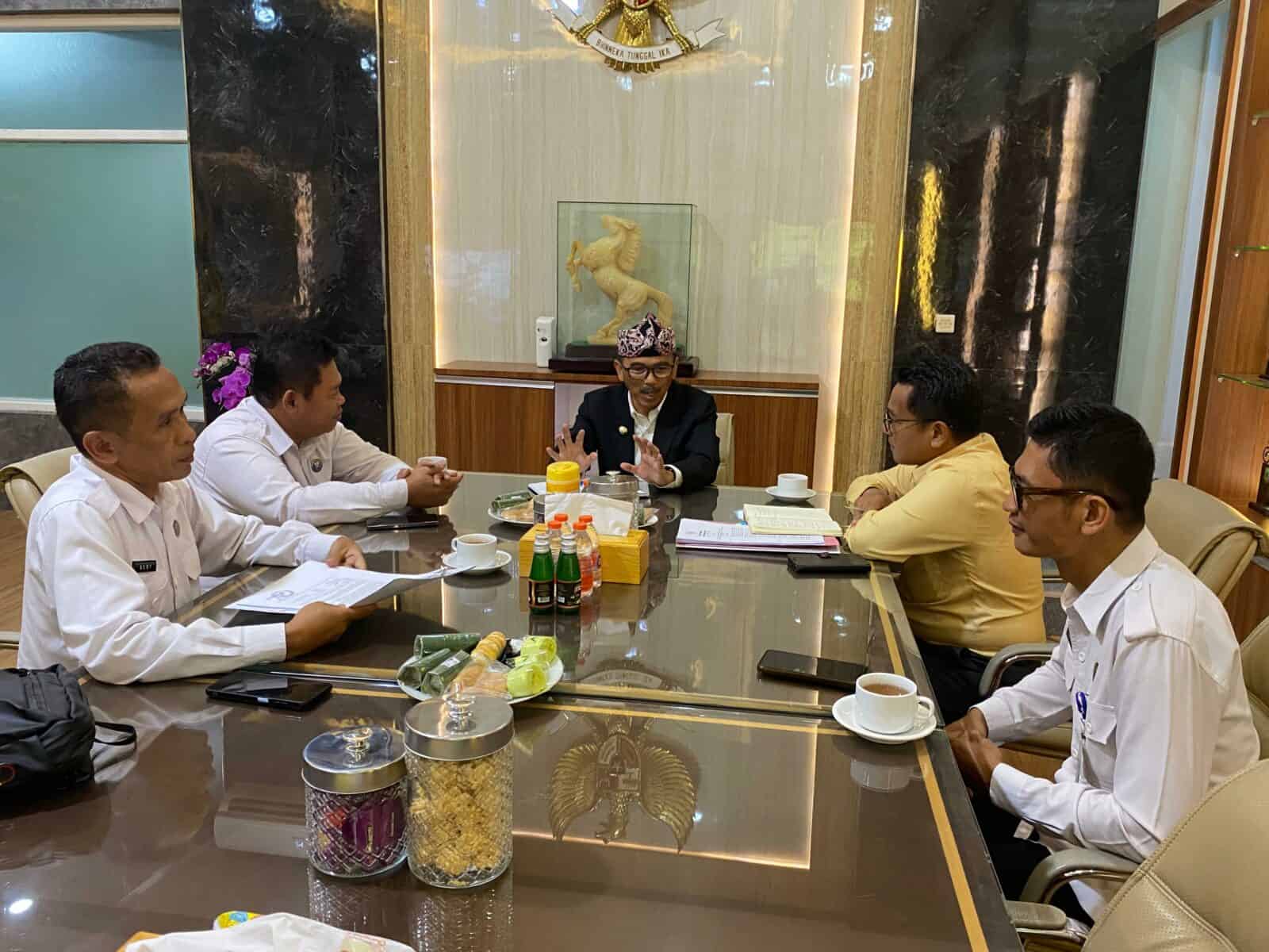 BNNK Kuningan Laksanakan Kegiatan Koordinasi dan Sinergitas dengan PJ Bupati Kuningan Terkait Pemetaan Indeks Kawasan Rawan Narkoba (IKRN) BNNK Kuningan Laksanakan Kegiatan Koordinasi dan Sinergitas dengan PJ Bupati Kuningan Terkait Pemetaan Indeks Kawasan Rawan Narkoba (IKRN)