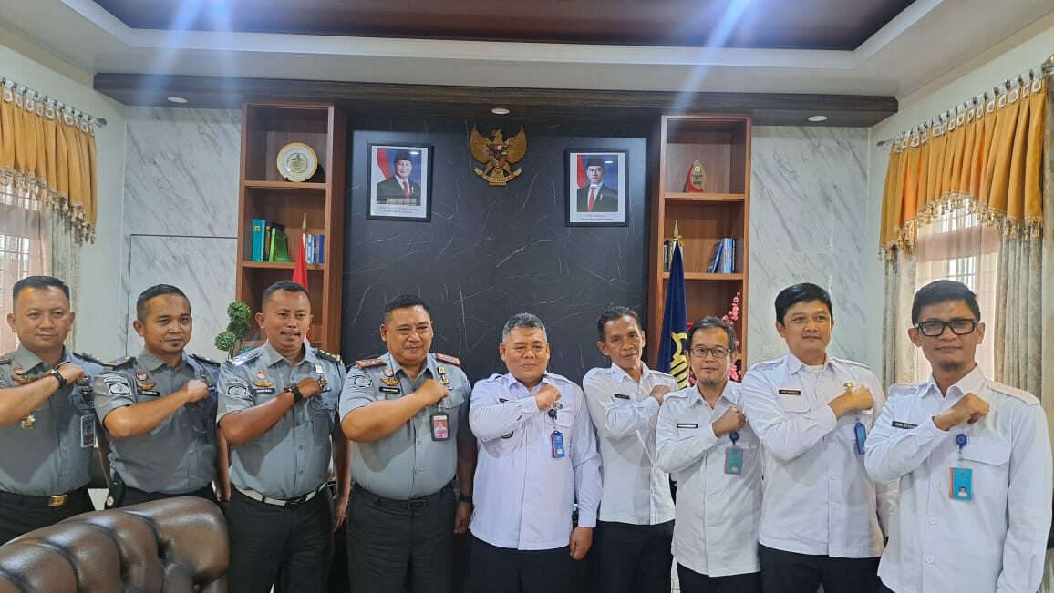 Silaturahmi dan Sinergi Baru: Kepala BNNK Kuningan dan Kepala Lapas Kelas II A Kuningan Bahas Kolaborasi Strategis untuk Kuningan Bersinar Konsep Otomatis
