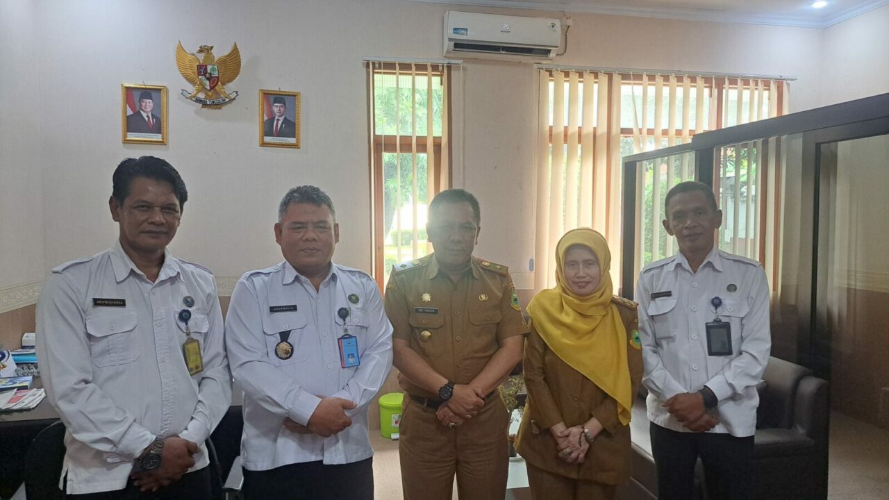 BNNK Kuningan Jalin Komunikasi dan Koordinasi dengan Disnaker untuk Wujudkan Lingkungan Swasta yang Bersinar BNNK Kuningan Jalin Komunikasi dan Koordinasi dengan Disnaker untuk Wujudkan Lingkungan Swasta yang Bersinar