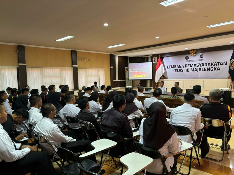 BNNK KUNINGAN GELAR TES URINE DI LAPAS KELAS IIB MAJALENGKA: 96 PESERTA NEGATIF NARKOBA